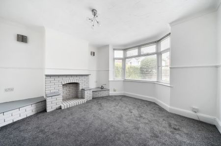 3 Bedroom House - Thornhill Road, Southampton - Photo 3