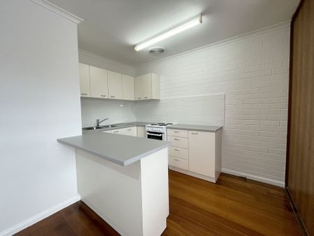 Renovated 1bed Unit - Photo 5