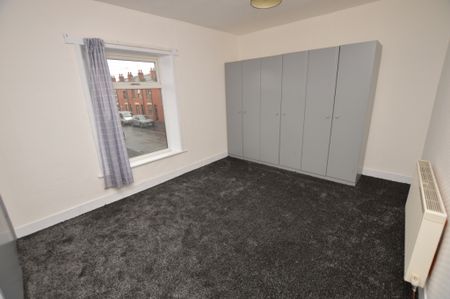 2 Bedroom Terraced House - Photo 4