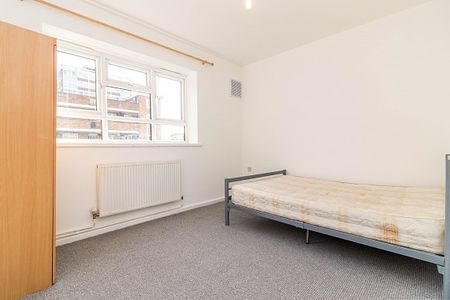 Newly refurbished 3 bedroom flat in Old Street - Photo 5