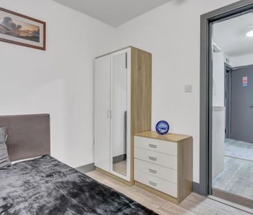 4 bedroom terraced house to rent - Photo 1