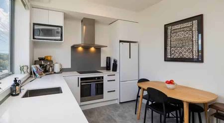 Sunny Townhouse - Photo 4