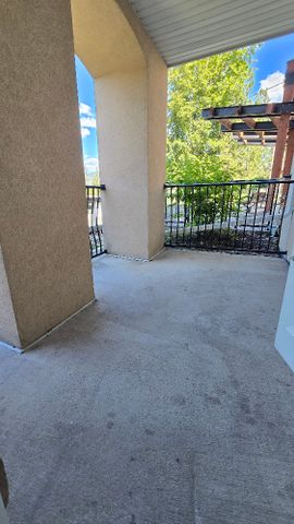 FREE 1 month rent 2-Bedroom + Den, 2-Bathroom Condo - Photo 4