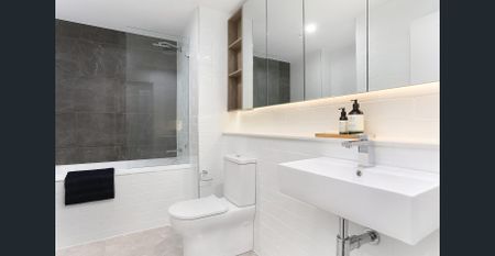 GROUND FLOOR THREE BEDROOM APARTMENT WITH SPECIAL PRICE, AMENITIES INCLUDED. AVAILABLE FROM 30/10/2025 - Photo 4