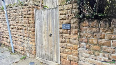 2 bedroom apartment to rent - Photo 2