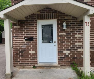 Detached Home For Lease | X8490114 - Photo 3