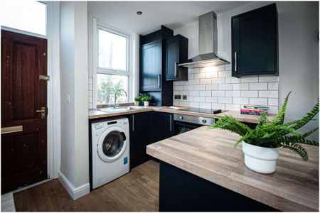 5 bedroom house to rent - Photo 2