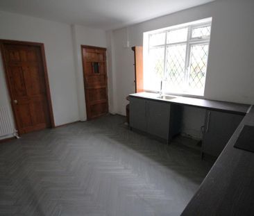 3 bedroom end of terrace house to rent - Photo 4