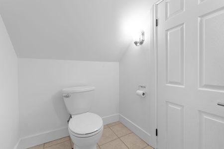 For Lease - 200 Sanford Avenue Unit# 2nd & 3rd, Hamilton, Ontario - Photo 2