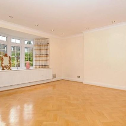 Heathside Road, Moor Park, Northwood, HA6 - Photo 1