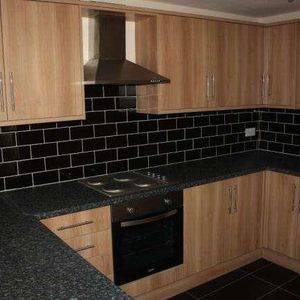 Sutton Road, Kidderminster, DY11 - Photo 2