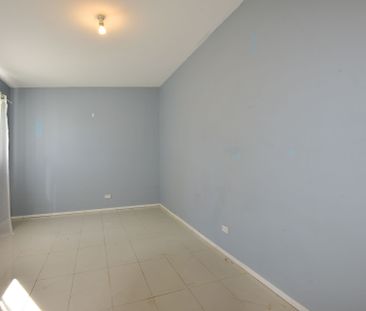 Studio In Sought After Street - Photo 5
