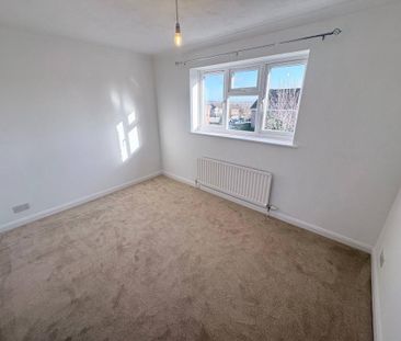 2 bedroom semi-detached house to rent - Photo 5