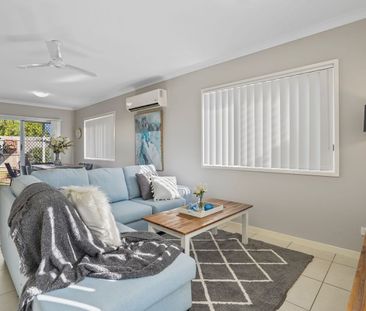 Lake Front Views – Immaculate and move-in ready! - Photo 3