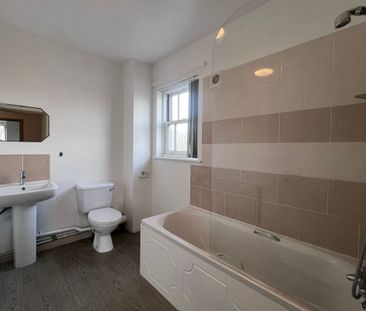 Hopmans Court - Photo 2