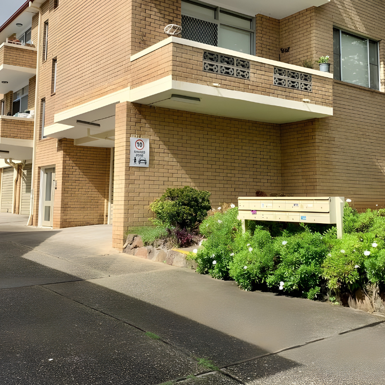 Spacious 3-Bedroom Apartment with Modern Kitchen & Lock-Up Garage in Prime Dulwich Hill - Photo 1