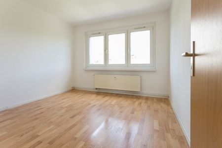 Hier wirst du dich wohlfühlen - 3-Raumwohnung mit Einbauküche - Photo 4