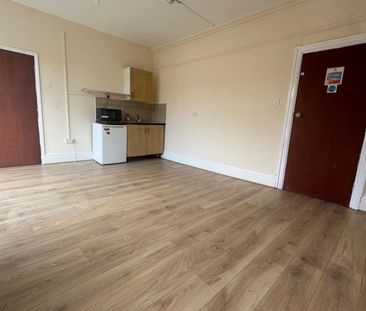 Studio Flat, Broxholm Road, SE27 - Photo 4