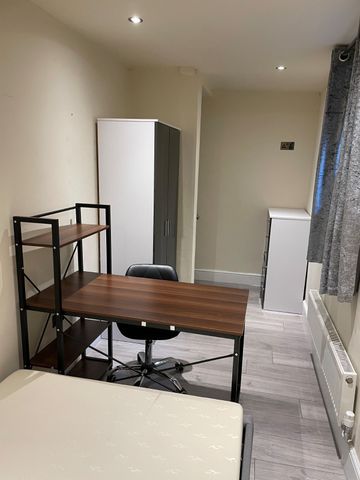 15 Moss Street, Newsome, Huddersfield... - Photo 4