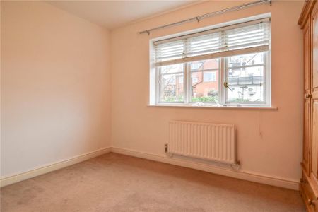 3 bedroom end of terrace house to rent - Photo 4