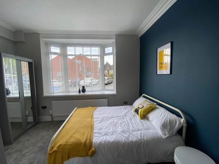 Sunnybank Avenue, Horsforth, - Photo 4
