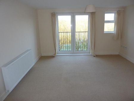 2 bedroom flat to rent - Photo 2