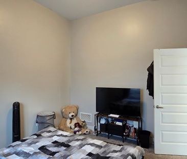 For Lease - 261 Cairn Street, London South, Ontario - Photo 6