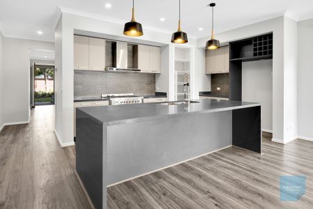 FOUR BEDROOM HOME - Photo 4