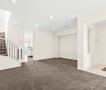 Freshly Pain and New Carpet though out - Photo 1