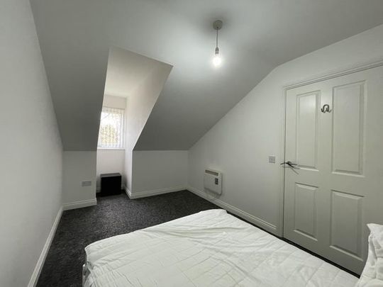 Cambridge Square - Photo 1