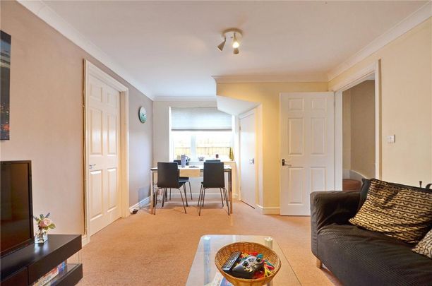 4 bedroom semi-detached house to rent - Photo 1