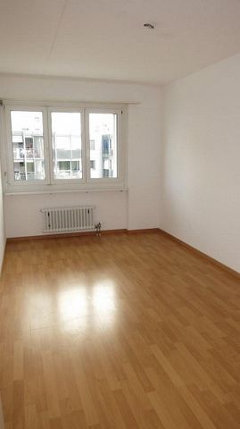 4.5 Zimmer-Wohnung mit Aussicht in Spreitenbach zu mieten - Foto 4