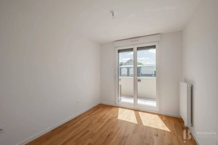 Rental Apartment Saint-Cyr-l'École - Photo 4