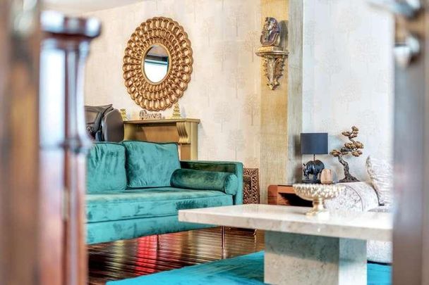 Windsor, Berkshire, SL4 - Photo 1