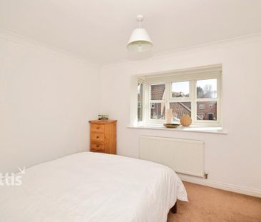 2 bedroom semi-detached house to rent - Photo 4
