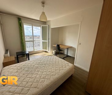 Location Appartement 1 pièce 74m² RENNES 35000 - Photo 2