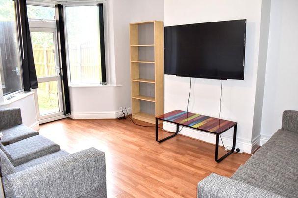 1 bedroom in a house share to rent - Photo 1