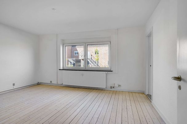 Stor, lys 3-værelses lejlighed - Foto 1