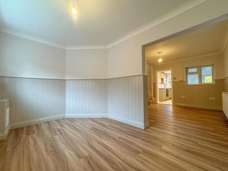 2 bedroom end of terrace house to rent - Photo 3