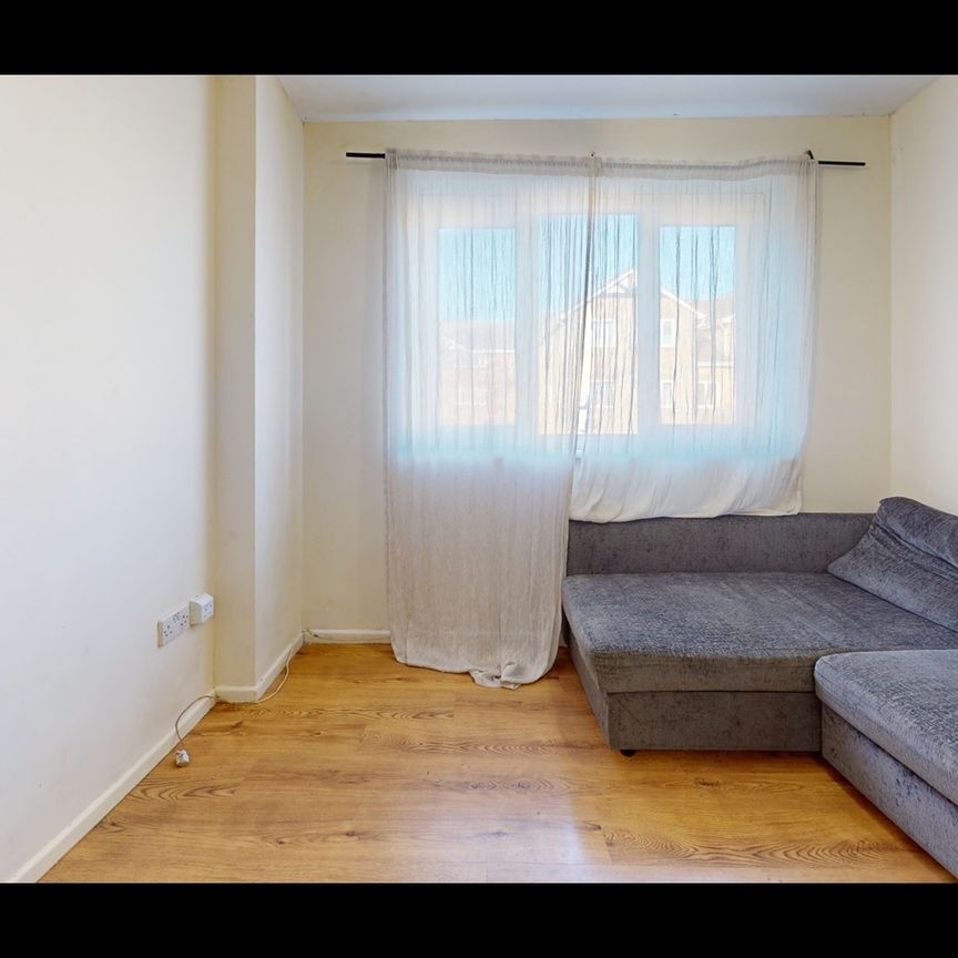1 Bed Flat, Heathfield Drive, CR4 - Photo 1