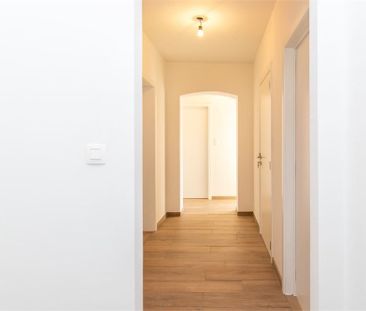 Ruim appartement met 2 slaapkamers in het centrum van Bilzen! - Photo 2