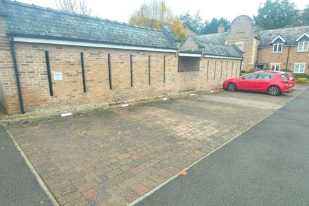 Cobb Close, BURY ST. EDMUNDS - Photo 3