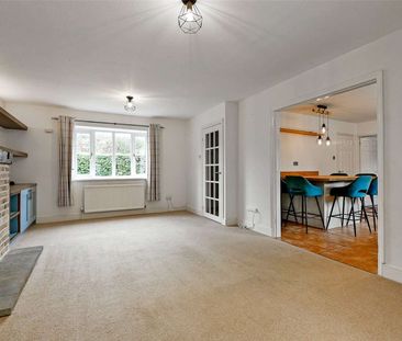 Modern family home in sought after village - Photo 5