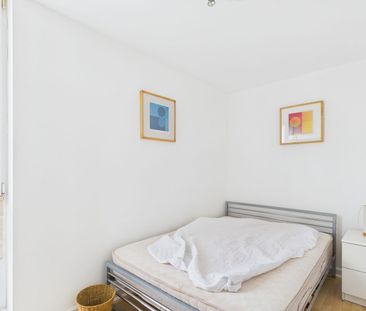 2 Bedroom - Photo 4