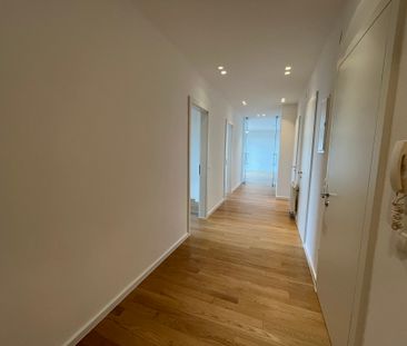 Stadtblick auf 3 Zimmern mit kleinem Balkon im 9. Stock direkt am M... - Photo 3