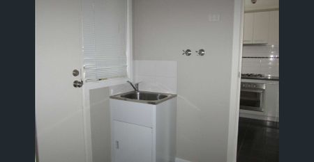 TWO BEDROOM UNIT IN QUIET COMPLEX - Photo 4