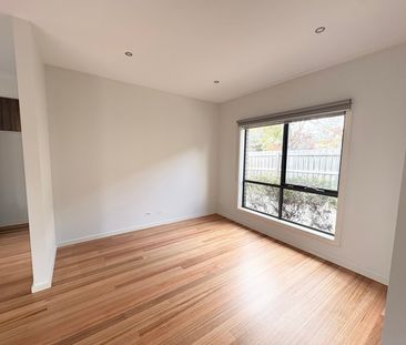 2/20 Jacka Street, Preston VIC 3072 - Photo 4