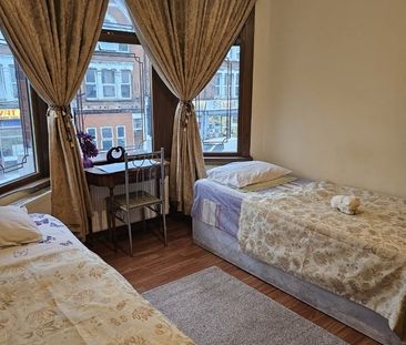 Room in a Shared House, Colville Road, E11 - Photo 2