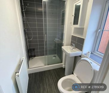 2 bedroom flat to rent - Photo 6