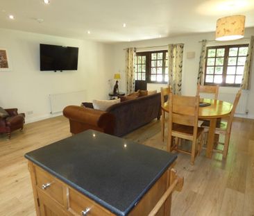 2 bedroom semi-detached bungalow to rent - Photo 2